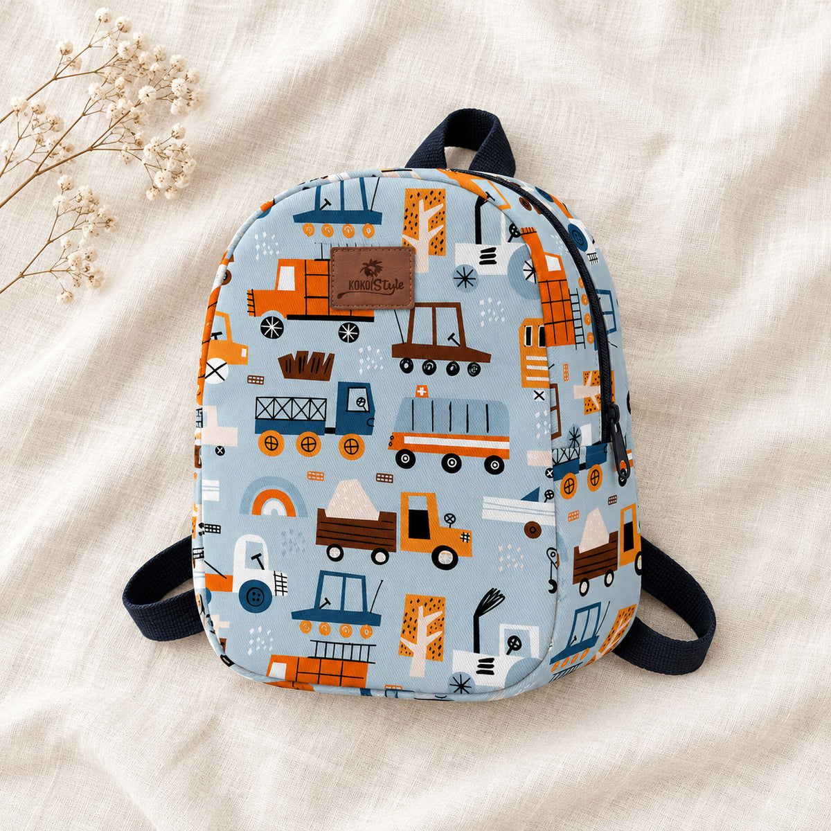 Kinderrucksack Fahrzeuge – Flatlay